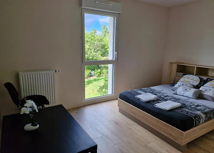 Appartement Avec 2 Chambres, Un Parking Prive, Une Terrasse, A Floirac-Arkea Arena Bordeaux