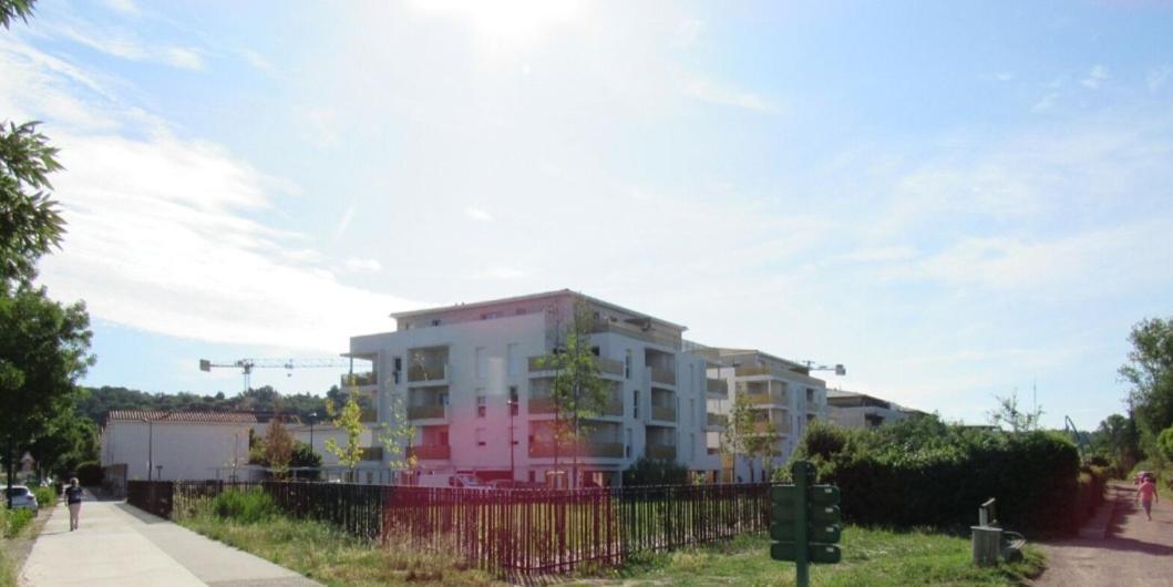 Appartement Avec 2 Chambres, Un Parking Prive, Terrasse, A Floirac-arkea Arena Bordeaux *